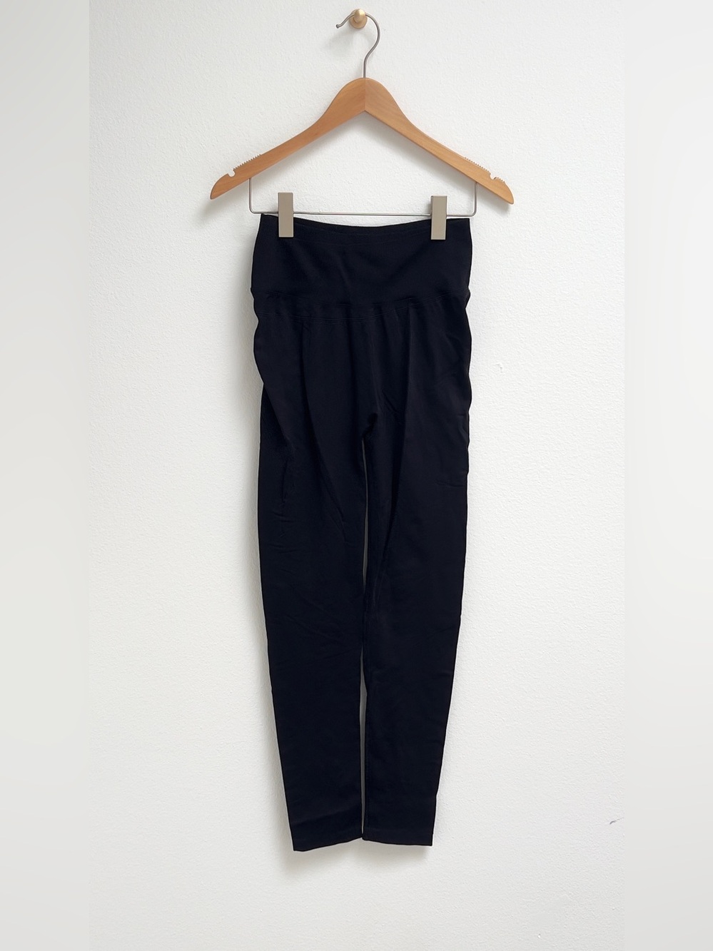 Black High-Waist Scrunch Leggings, Medium